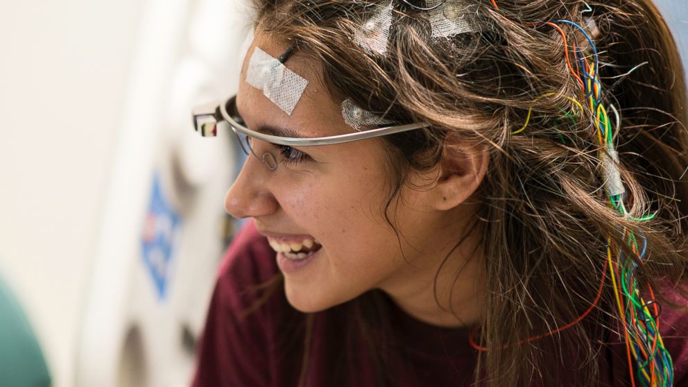 Cheyenne West, 15, uses Google Glass to take a virtual visit to the zoo  at Houston’ Children’s Memorial Hermann Hospital in Houston, Texas.