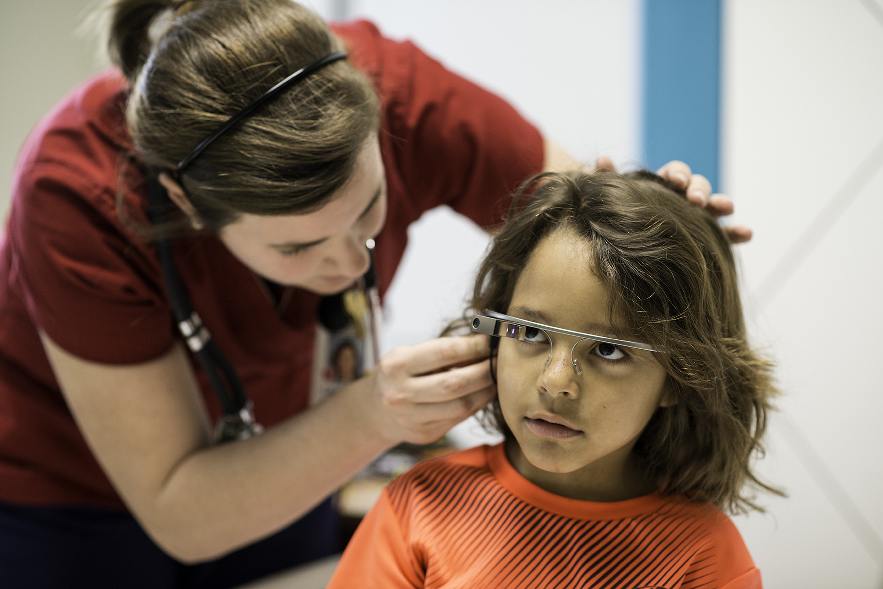 PHOTO: Jayden Neal, 6, uses Google Glass to take a virtual visit to the zoo  at Houston’ Children’s Memorial Hermann Hospital in Houston, Texas.