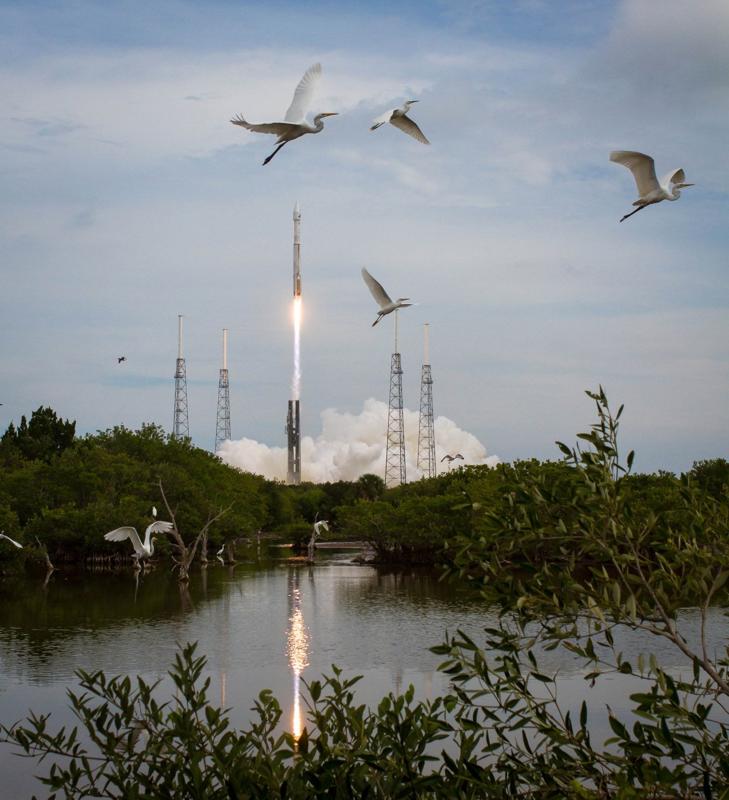 PHOTO: The United Launch Alliance Atlas V rocket with NASA’s Mars Atmosphere and Volatile EvolutioN (MAVEN) spacecraft launches from the Cape Canaveral Air Force Station Space Launch Complex 41 in Cape Canaveral, Florida on Nov. 18, 2013.