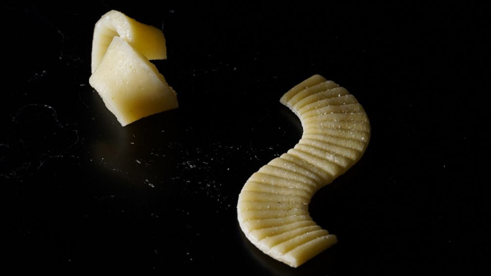 PHOTO: Scientists have designed pasta that folds flat but regains its traditional shape as it's boiled.