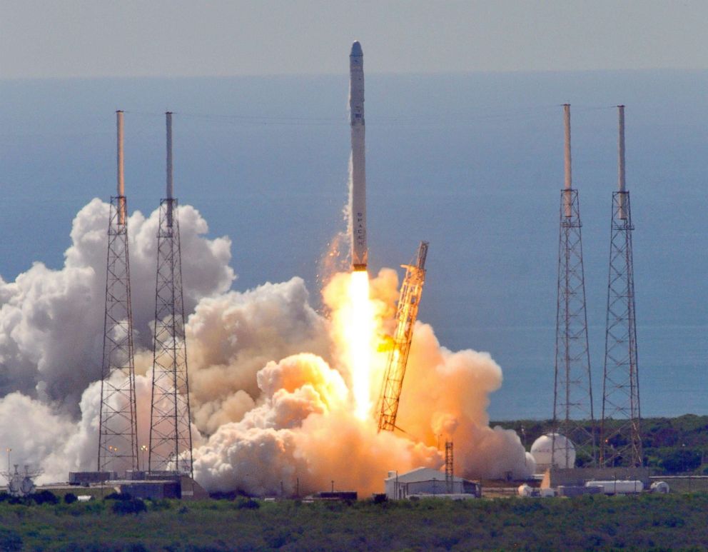 PHOTO: Space X's Falcon 9 rocket as it lifts off from space launch complex 40 at Cape Canaveral, Florida June 28, 2015 with a Dragon CRS7 spacecraft. The unmanned SpaceX Falcon 9 rocket exploded minutes after liftoff.