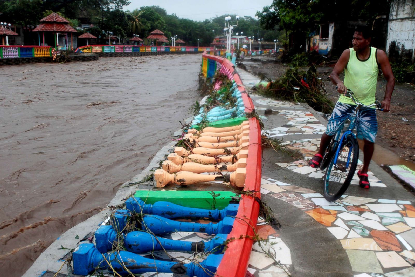 Tropical Storm Nate Hits Central America Photos | Image #31 - ABC News