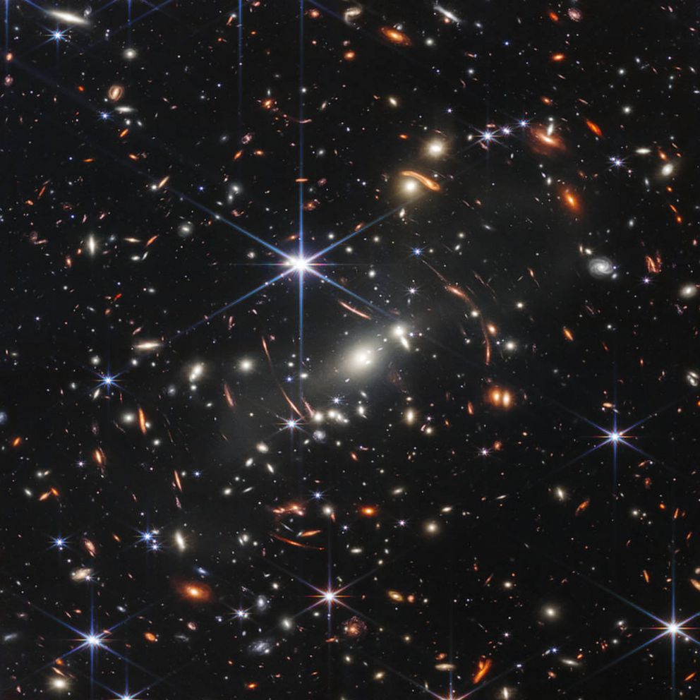 PHOTO: The first image from NASA’s James Webb Space Telescope shows galaxy cluster SMACS 0723.