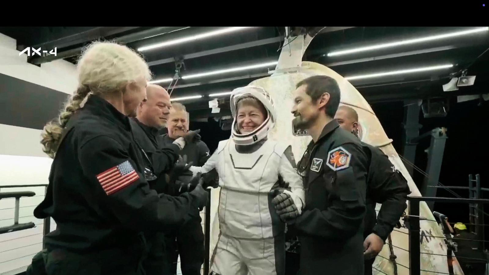 Private spaceflight ends with splashdown for astronauts from India, Poland, Hungary