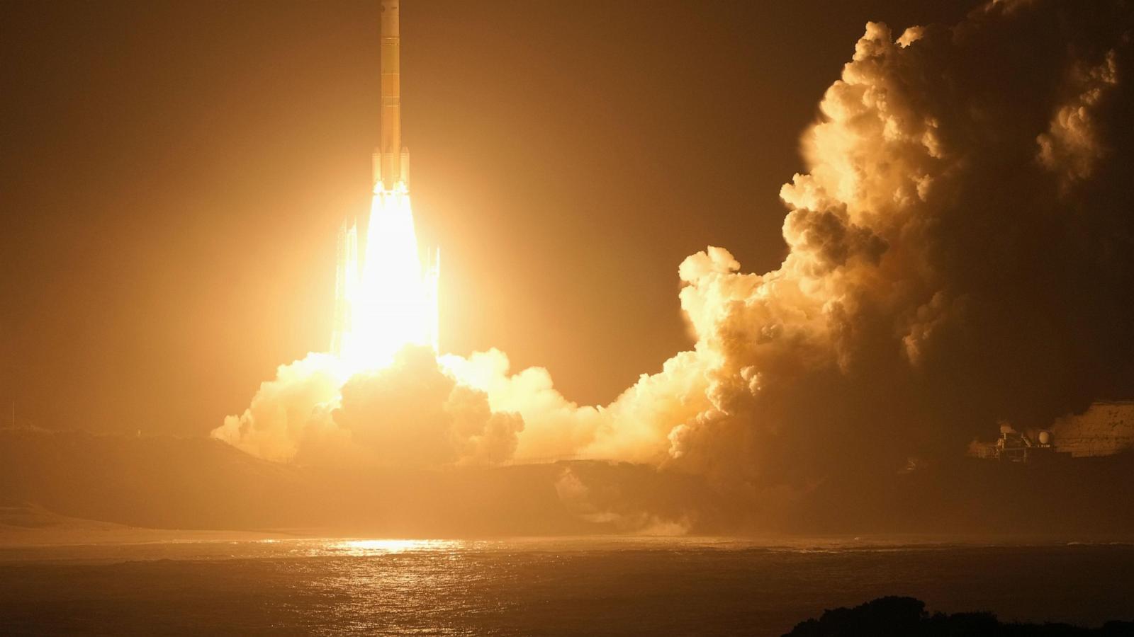 Japan launches spacecraft to mysterious moons of Mars in a bold mission to bring home soil samples