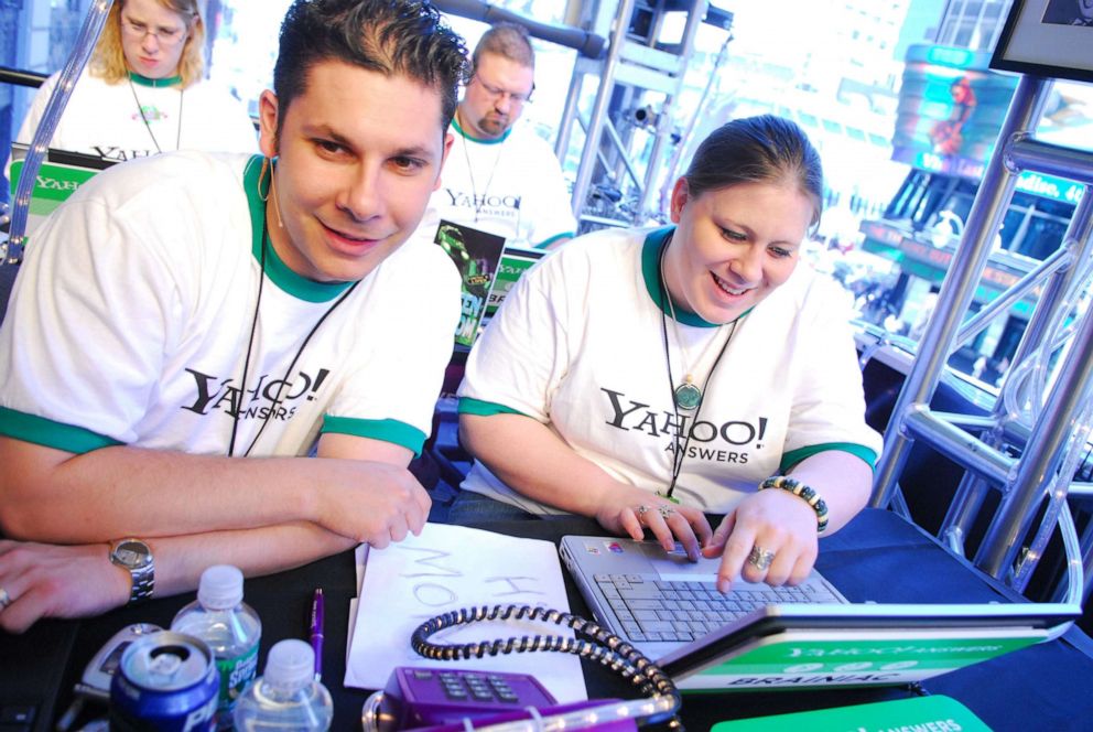 PHOTO: People designated as "Brainiacs" participate in a promotional event for Yahoo Answers called "Ask the Planet 2006," in Times Square, New York, June 13, 2006.