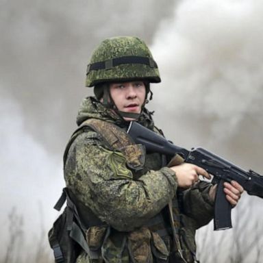 VIDEO: Russia threatens invasion of Ukraine