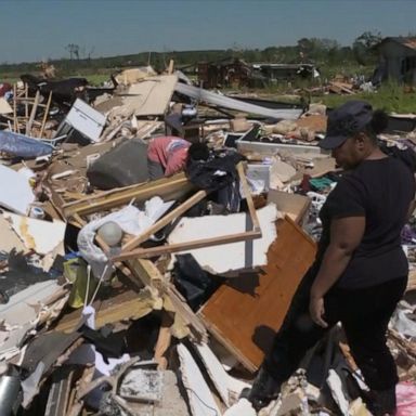 Deadly tornadoes rip through Midwest, South