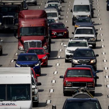 VIDEO: American travelers hit roads, skies for July 4 