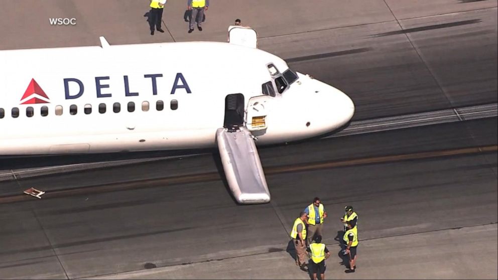 video-delta-plane-lands-at-charlotte-airport-without-landing-gear-abc