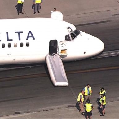 VIDEO: Delta plane lands at Charlotte airport without landing gear