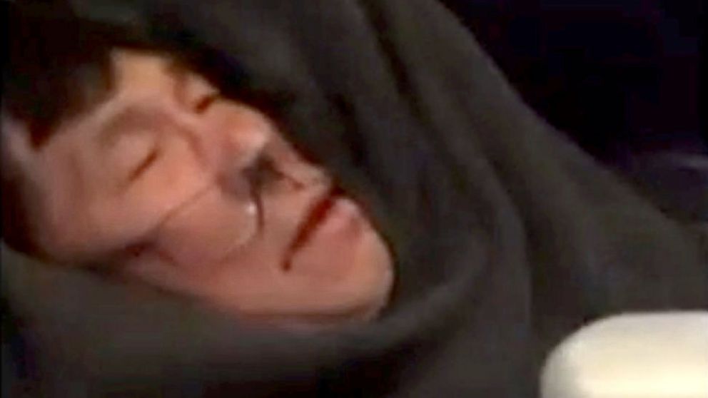 VIDEO: United Airlines passenger apparently dragged off flight after refusing to give up seat