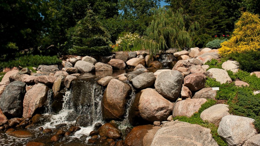 The Minnesota Landscape Arboretum stretches 1,100 acres and features 32 specialty gardens that house more than 5,000 plant varieties.