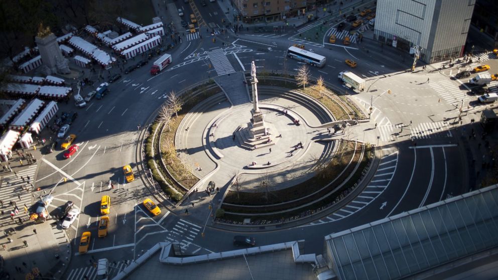 PHOTO: Road traffic moves at Columbus Circle roundabout near Central Park, Dec. 1, 2011 in New York.