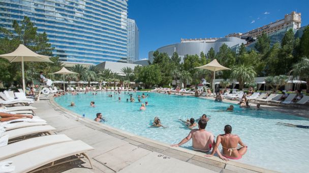 10 Vegas Pools Making A Splash Abc News