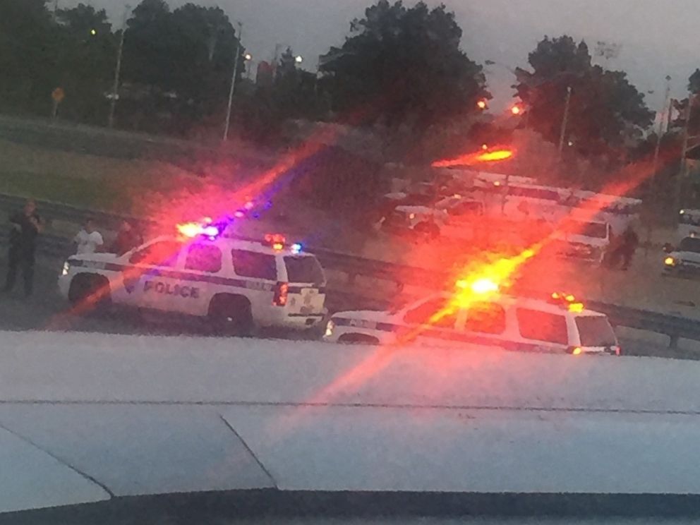 PHOTO: The authorities of John F. Kennedy International in Queens, New York, activated the protocols of hijacking the airport around 8 pm. Tuesday.