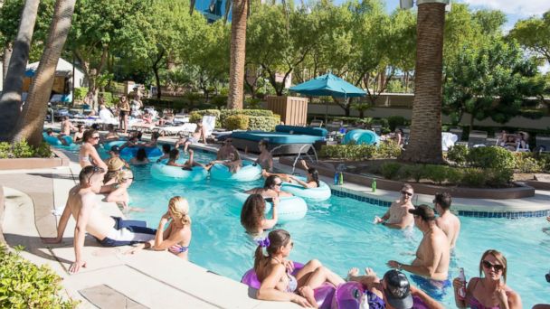 park mgm heated pool