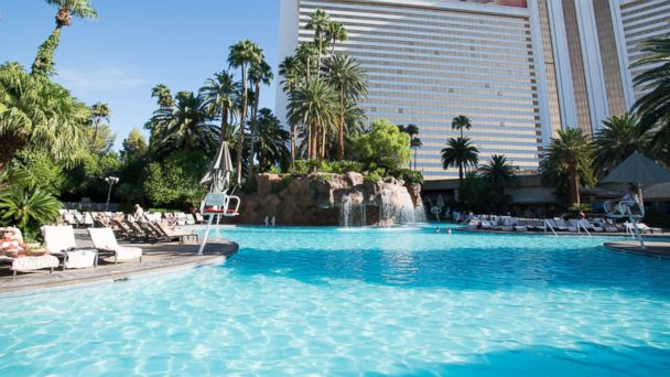 10 Vegas Pools Making a Splash - ABC News