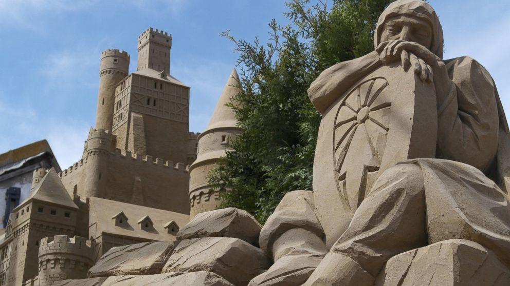 The Zand Hotel in the Dutch cities of Sneek and Oss is the first sand hotel in the world. 