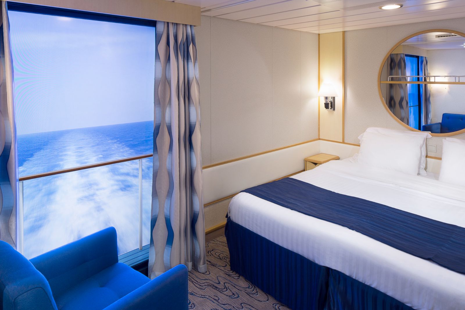inside cruise ship room