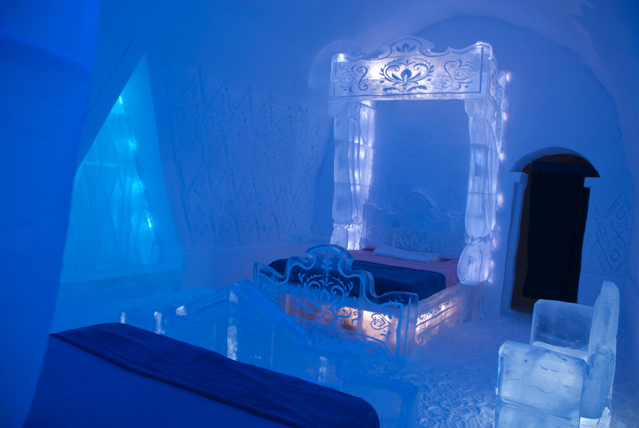 PHOTO: The Walt Disney Sudios and Quebec City's Hotel de Glace (Ice Hotel) unveil a special experiential "Frozen" themed guest suite and activity cave for the 2014 winter season.