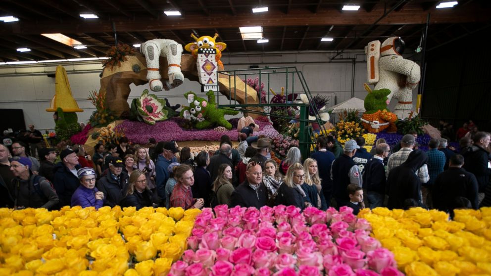 Getting Floats Wits Ready For A Chilly 130th Rose Parade Abc News