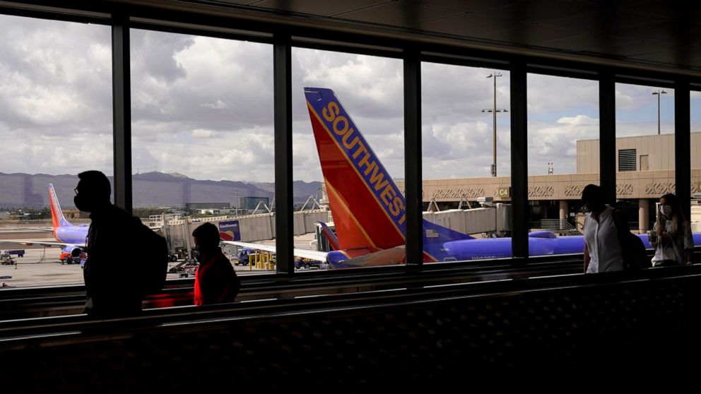 Southwest still struggling with flight delays, cancellations