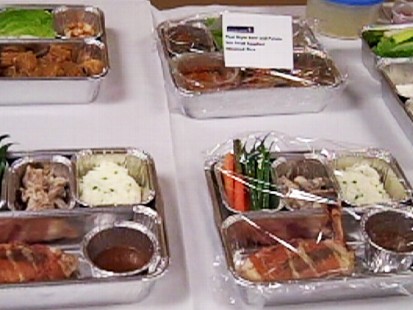 Video: Singapore airlines shows off its gourmet meals.