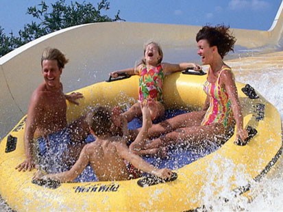 VIDEO: Travel writer Karen Schaler shares some last minute deals for a family vacation.