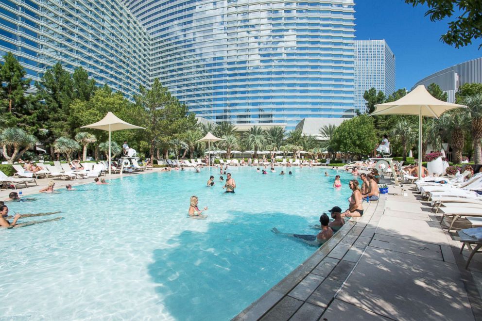 are swimming pools open in vegas in october