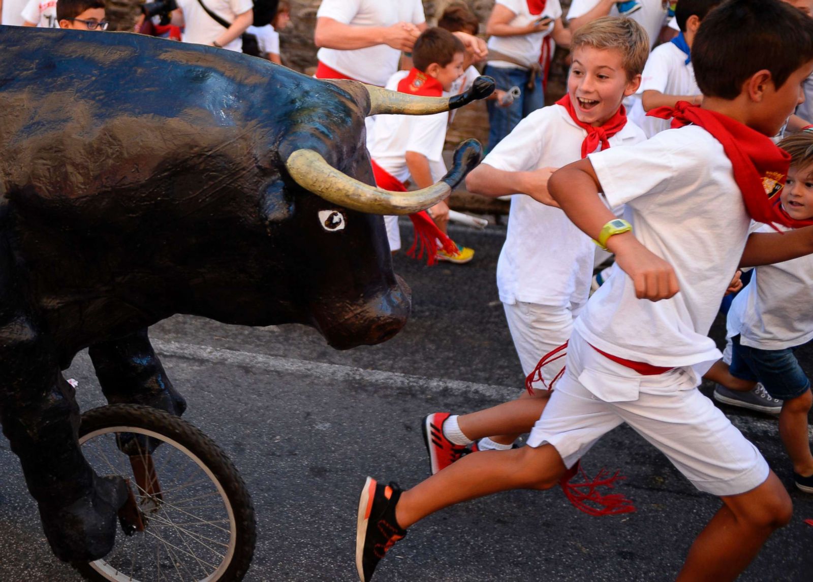 Running of the bulls in Pamplona ABC News