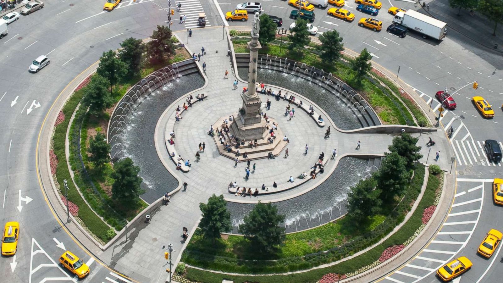 PHOTO: Columbus Circle, New York City