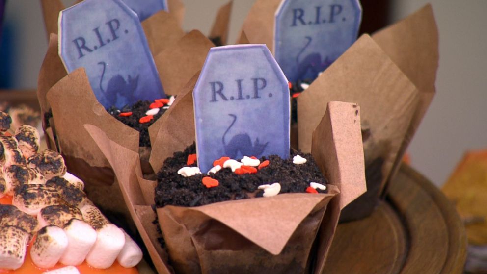 PHOTO: These graveyard cupcakes are pictured here.