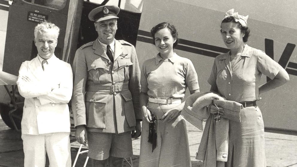 The pilots uniforms for Qantas Airlines, 1935. 