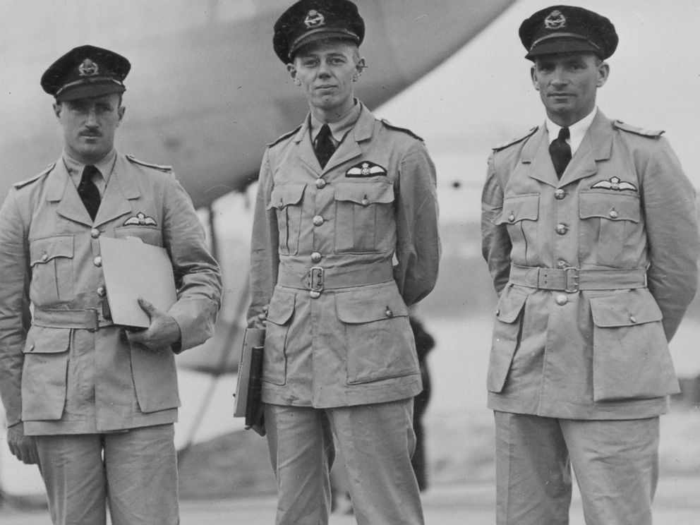 PHOTO: The pilots uniforms for Qantas Airlines, 1940s. 