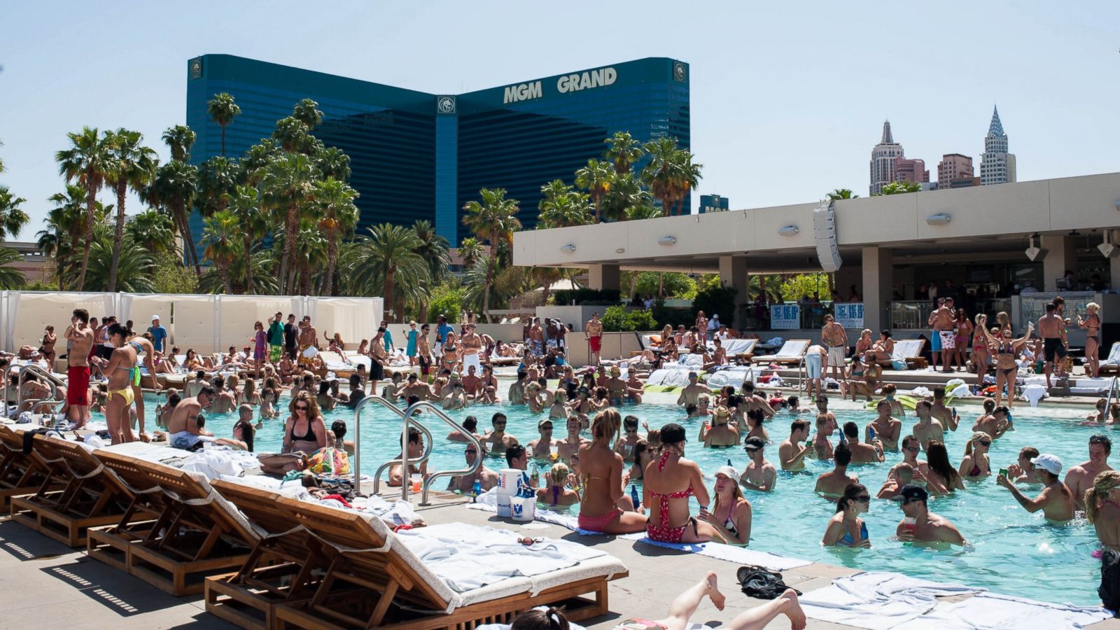 Wet Republic Pool Las Vegas