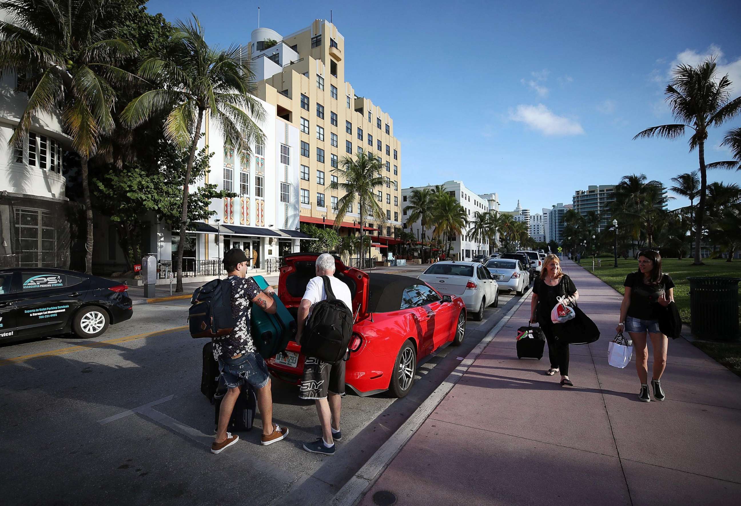 PHOTO: People pack up their car to evacuate as the city prepares for Hurricane Irma, Sept. 7, 2017 in Miami Beach, Florida.