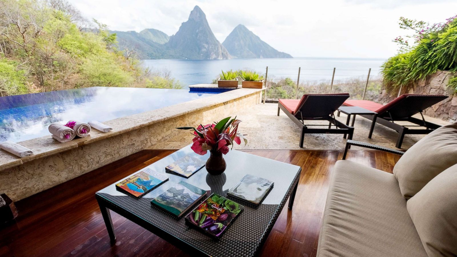 PHOTO: Jade Mountain Resort