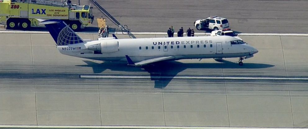 SkyWest Flight Lands Without Left Landing Gear - ABC News