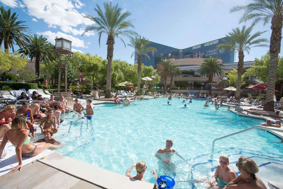 Poolside at the MGM Grand, Las Vegas - Liquid Blue Band