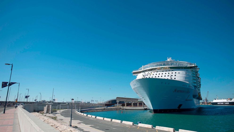 VIDEO: Watch a cruise ship get cut in half 