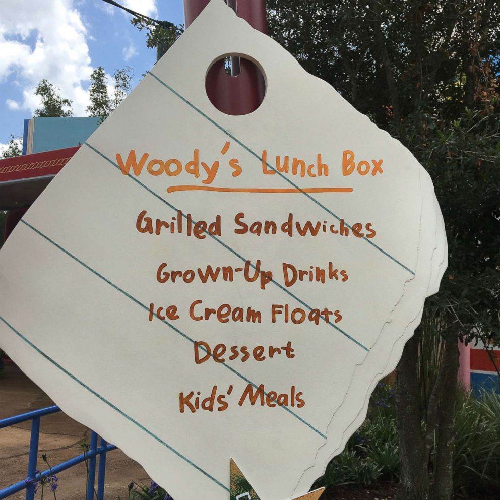 VIDEO: All the food you cannot miss at Woody's Lunch Box at Toy Story Land