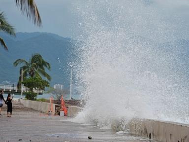 Hurricane Simon pounds resorts and vulnerable towns along Mexico’s Pacific coast