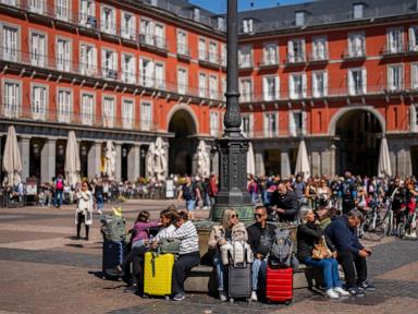 Spain sets a new record with 94 million international tourists last year