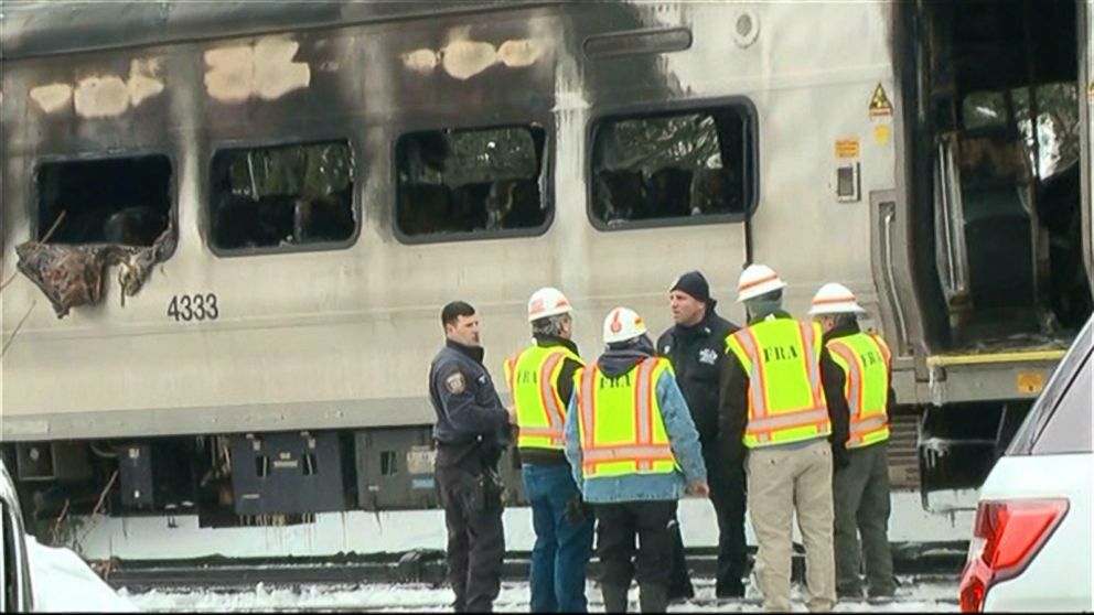 Investigators Arrive At Metro North Crash Site Video Abc News 4486