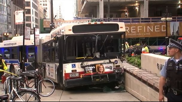 Video 1 Dead in Chicago Bus Crash - ABC News