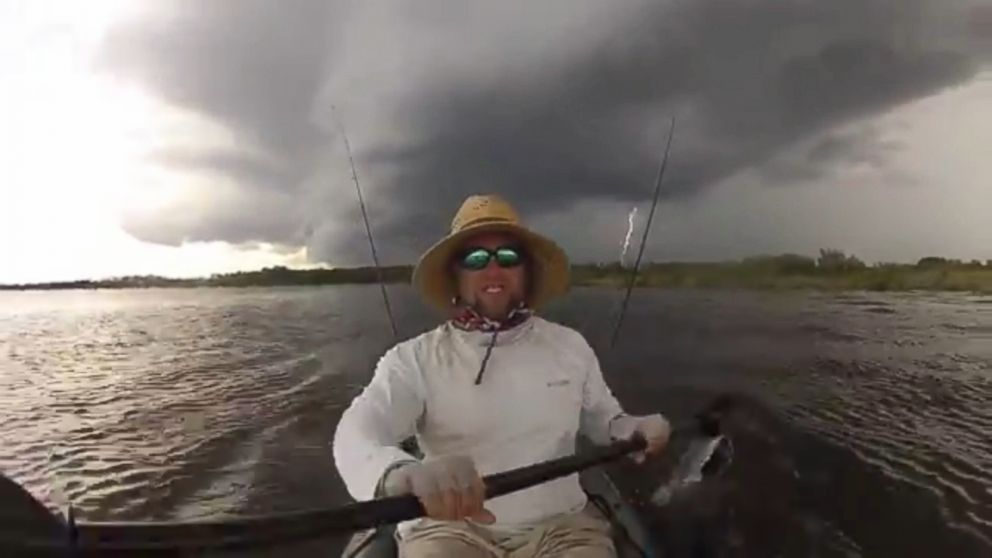 Watch a Terrified Kayaker Try to Out-Paddle Thunderstorm - ABC News
