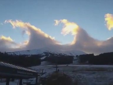 VIDEO: Footage shot in Breckenridge, Colo., show clouds with a wave-like formation.