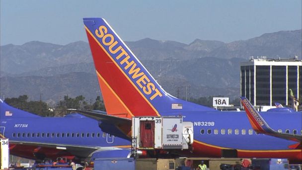 Video Southwest Flight Diverted Due To Suspicious Behavior Abc News 0267