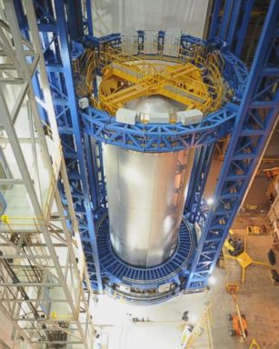 NASA captured the construction of a 130-foot liquid hydrogen tank in this time-lapse video.